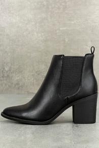 Soda Emelda Black Pointed Toe Ankle Booties