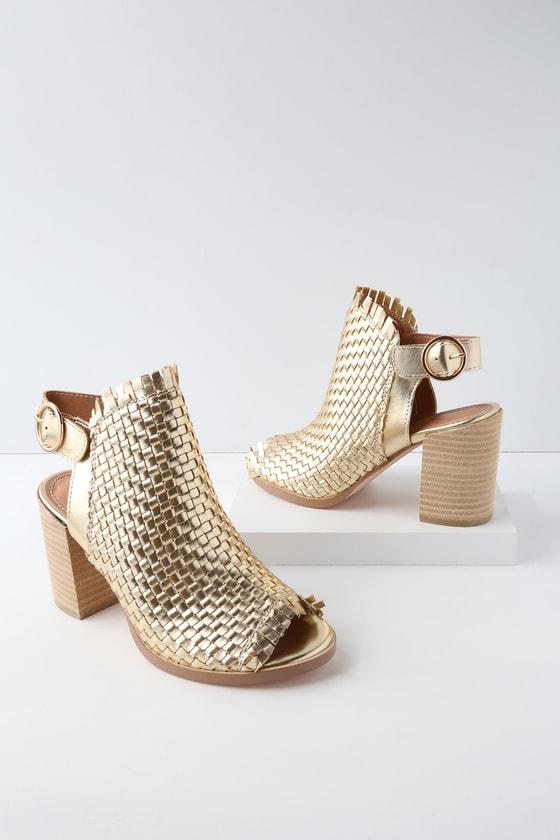 Very Volatile Accendo Gold Woven Mules | Lulus