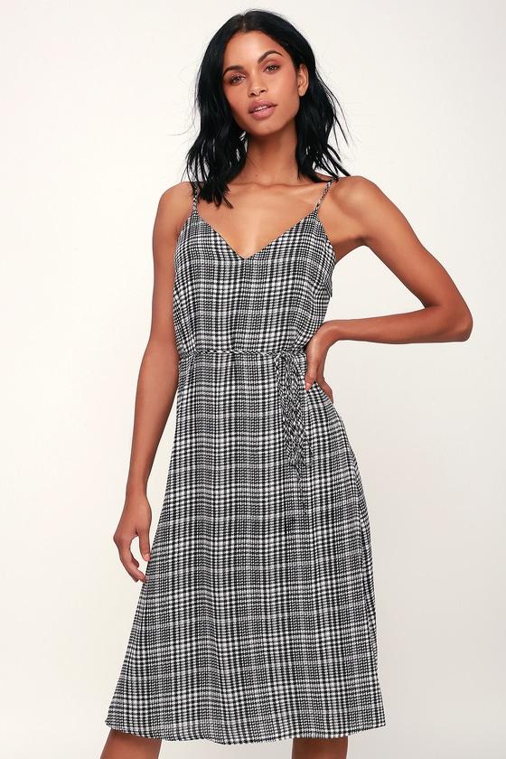 Still Together Black And White Houndstooth Midi Dress | Lulus