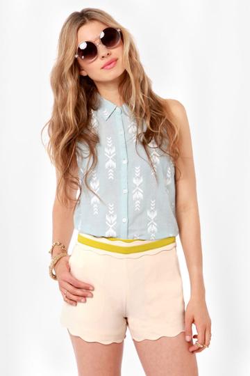 Wave Your Rights Scalloped Beige Shorts
