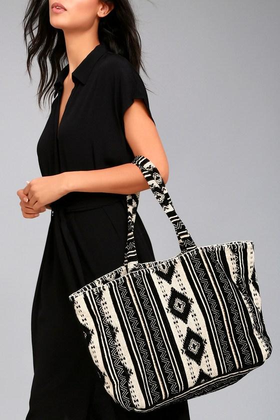 Amuse Society | Nash Black Print Tote Bag | Lulus