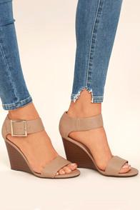 Breckelle's Neysa Natural Ankle Strap Wedges