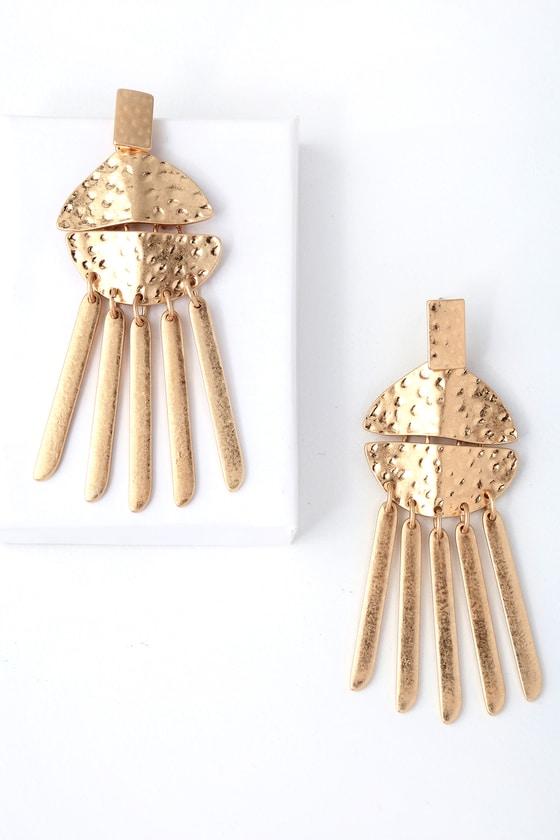Soul Seeker Hammered Gold Earrings | Lulus