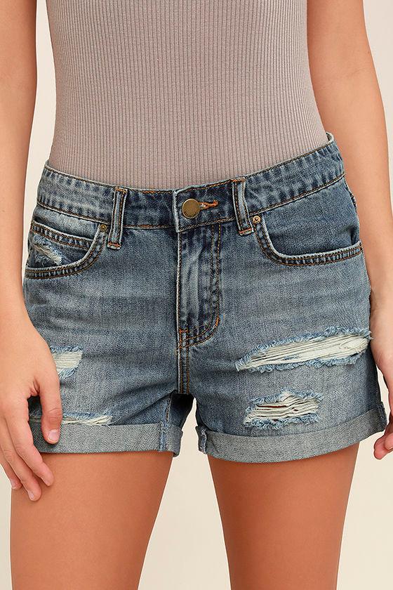 Billabong | Frankie Medium Wash Distressed Jean Shorts | Size 24 | Blue | 100% Cotton | Lulus