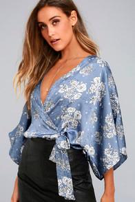 Lulus Breath Of Life Blue Floral Print Crop Top