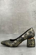 Kensie Lukas Black Floral Brocade Pumps