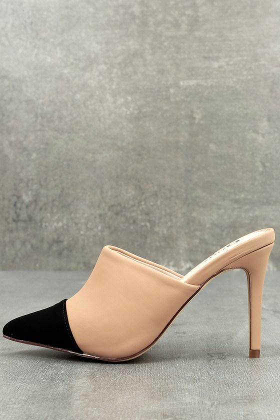 Olivia Jaymes | Carissa Nude And Black Nubuck Pointed Toe Mules | Size 10 | Beige | Vegan Friendly | Lulus