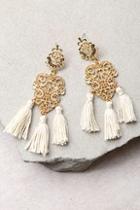 Lulus Island Dreams Gold And Ivory Tassel Earrings