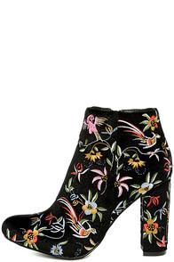 Liliana Quetzal Black Velvet Embroidered Ankle Booties