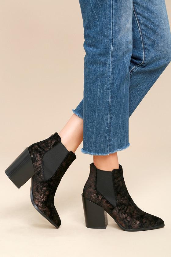 Machi | Novalie Gold Pointed Toe Ankle Booties | Size 10 | Lulus