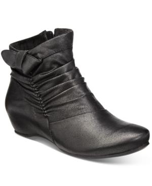 Bare Traps Sakari Hidden-wedge Booties Women's Shoes