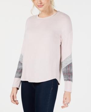 Hippie Rose Juniors' Plaid-sleeve Hacci Sweater