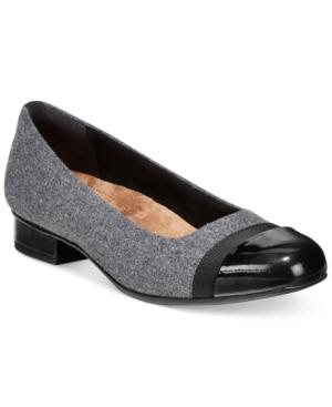 Clarks Artisan Women's Keesha Rosa Flats Women's Shoes