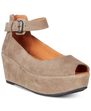 Gentle Souls By Kenneth Cole Nyssa Platform Wedge Sandals Women's Shoes