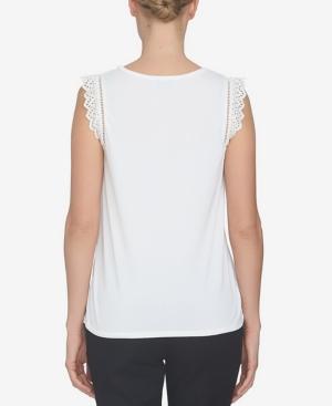 Cece Eyelet-trim Top