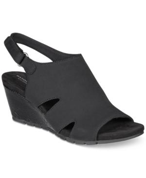 Bandolino Galedale Wedge Sandals