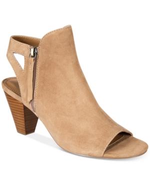 Adrienne Vittadini Phyre Sandals Women's Shoes