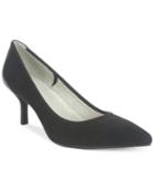Tahari Toby Stretch Wide Pumps Women's Shoes