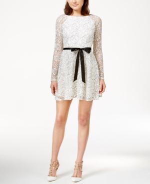 Speechless Juniors' Illusion-sleeve Contrast Outline Lace Dress