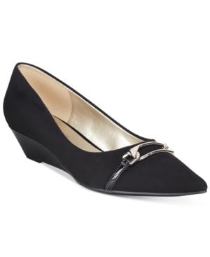 Bandolino Yorinna Pointed-toe Wedge Pumps