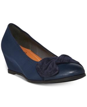 Bare Traps Lexia Memory Foam Wedge Pumps Women's Shoes
