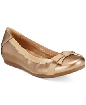 Bare Traps Maiya Hidden-wedge Flats Women's Shoes