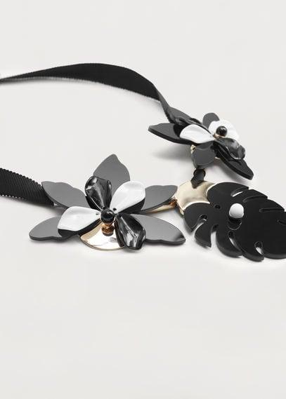 Violeta By Mango Violeta By Mango Bow Flowers Necklace