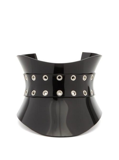 Matchesfashion.com Gucci - Eyelet-studded Curved-resin Collar Choker - Womens - Black