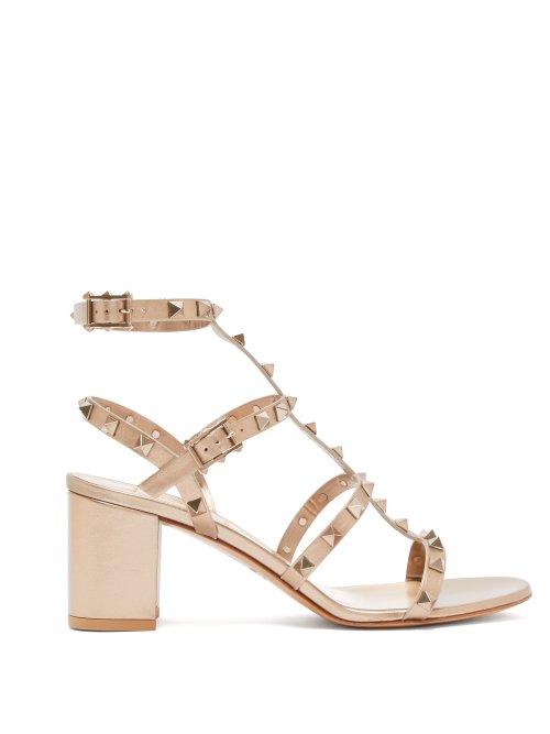 Matchesfashion.com Valentino - Rockstud Block Heel Leather Sandals - Womens - Gold