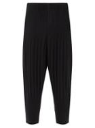 Matchesfashion.com Homme Pliss Issey Miyake - Technical-pleated Knit Cropped Trousers - Mens - Black