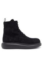 Matchesfashion.com Alexander Mcqueen - Exaggerated Sole Suede Boots - Mens - Black