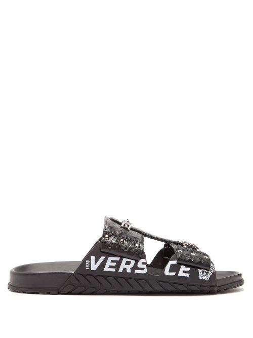 Matchesfashion.com Versace - Logo Print Chain Embellished Leather Sandals - Mens - Black Silver