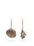 Matchesfashion.com Alexander Mcqueen - Shell Silver And Gold Tone Brass Earrings - Womens - Silver