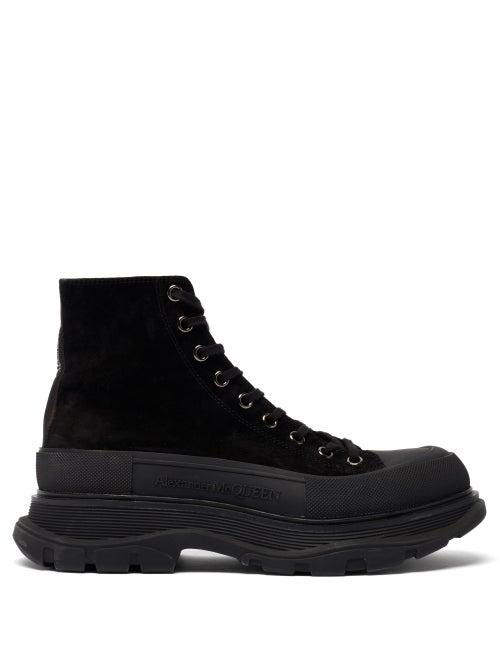 Matchesfashion.com Alexander Mcqueen - Tread Slick Exaggerated-sole Suede Boots - Womens - Black