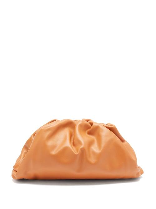 Matchesfashion.com Bottega Veneta - The Pouch Large Leather Clutch Bag - Womens - Tan