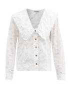 Matchesfashion.com Ganni - Ruffled-collar Kitten-print Poplin Blouse - Womens - White