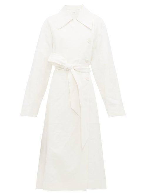 Matchesfashion.com The Row - Efo Stonewashed Linen Blend Trench Coat - Womens - White