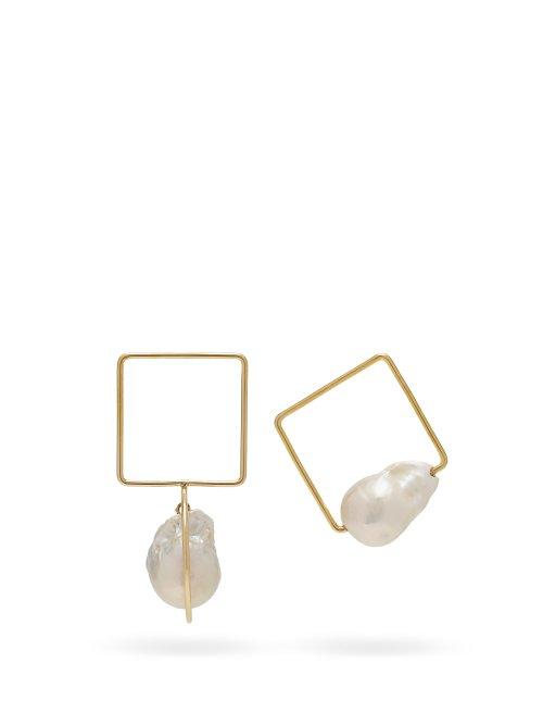 Matchesfashion.com Roksanda - Mismatched Baroque Pearl Geometric Earrings - Womens - Gold
