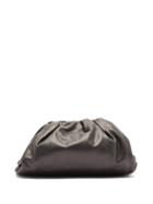 Ladies Bags Bottega Veneta - The Pouch Large Leather Clutch - Womens - Black