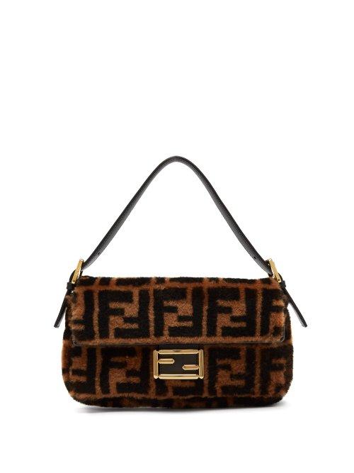 Matchesfashion.com Fendi - Baguette Logo Print Shearling Shoulder Bag - Womens - Black Brown