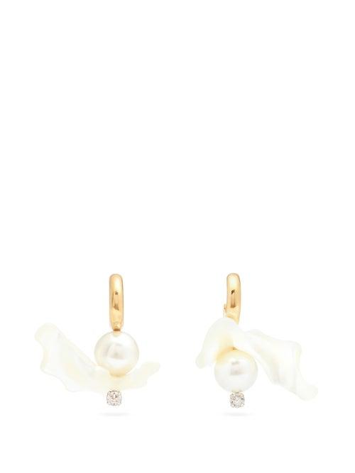 Matchesfashion.com Simone Rocha - Mismatched Studded Mother-of-pearl Drop Earrings - Womens - Pearl