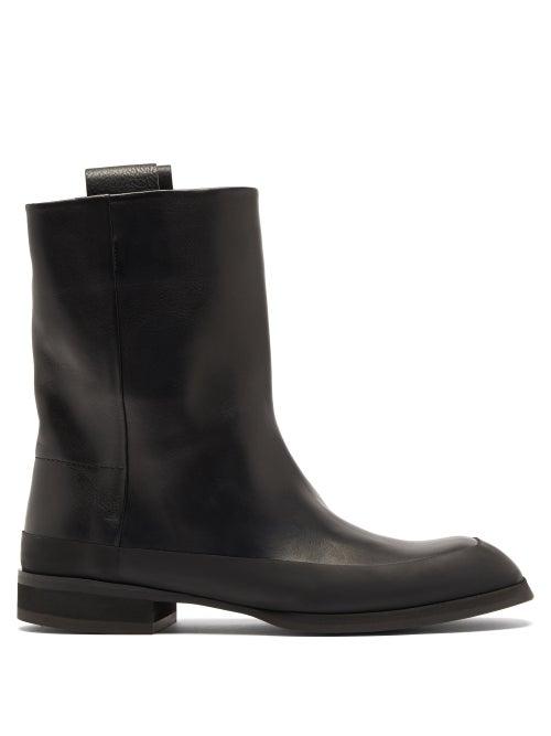 Ladies Shoes The Row - Grunge Flat Leather Ankle Boots - Womens - Black
