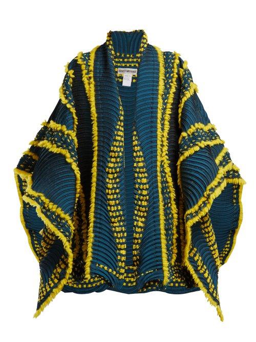 Matchesfashion.com Issey Miyake - Eagle Pleated Poncho - Womens - Yellow Multi