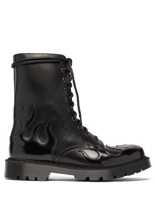 Matchesfashion.com Vetements - Flame-appliqu Leather Boots - Mens - Black Print