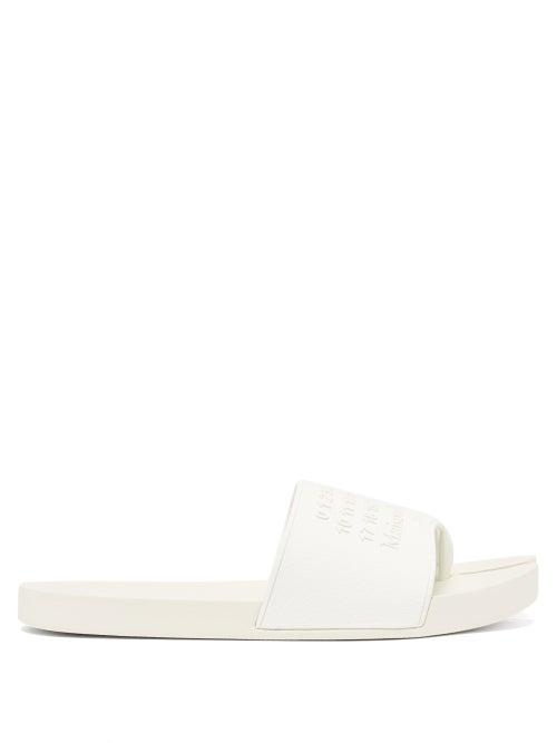 Matchesfashion.com Maison Margiela - Tabi Split-toe Number-embossed Rubber Slides - Mens - White