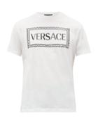 Matchesfashion.com Versace - Box Logo Print Cotton T Shirt - Mens - White