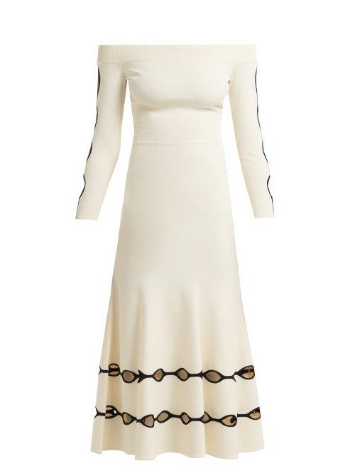 Matchesfashion.com Alexander Mcqueen - Off The Shoulder Eyelet Knit Dress - Womens - White Black