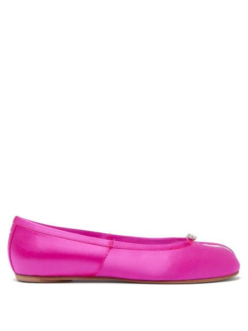 Matchesfashion.com Maison Margiela - Tabi Split Toe Satin Pumps - Womens - Fuchsia