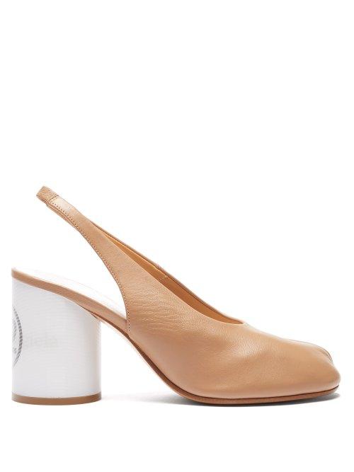 Matchesfashion.com Maison Margiela - Tabi Slit Toe Holographic Heel Slingback Pumps - Womens - Nude