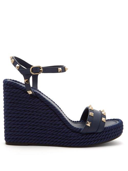 Matchesfashion.com Valentino - Torchon Rockstud Leather Wedge Sandals - Womens - Navy